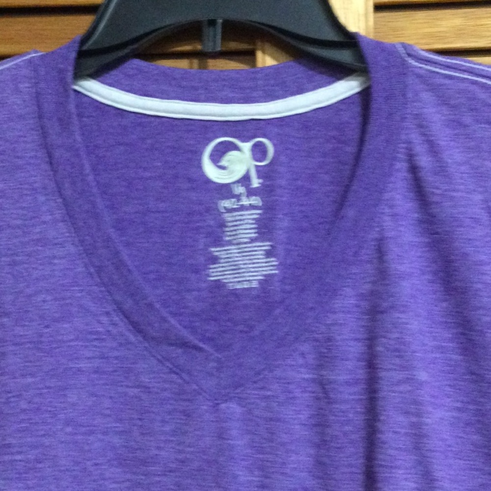 OP brand. Vneck solid tshirt - Picture 6 of 8